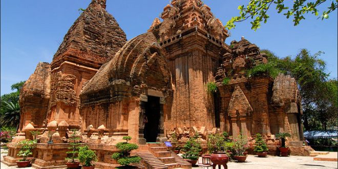 Du lịch Nha Trang thăm Tháp Bà Ponagar